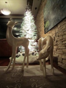Kasian-Glass-Christmas-Tree-Installed-with-dear-768x1024