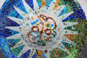 Medallón Park Güell Jujol Barcelona Gaudí