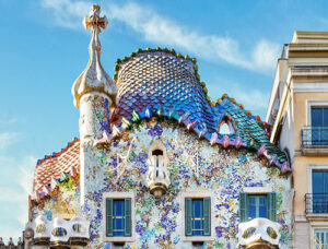 Fachada Casa Batllò por Jujol Cerámica Vidriada Barcelona Gaudí