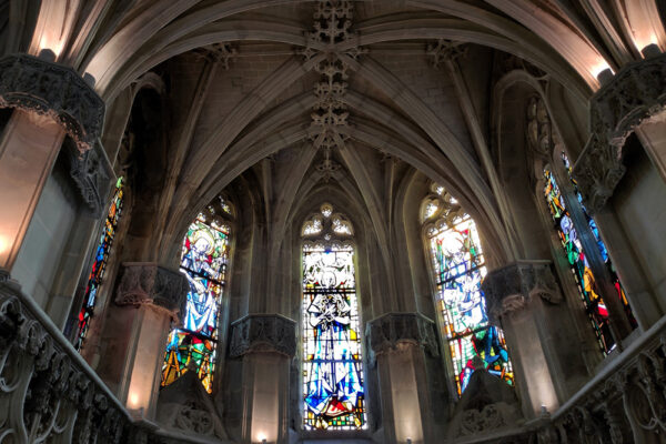 Chapelle Saint Hubert Amboise, Francia Vitrales de Max Ingrand