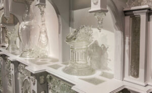 Beth Lipman Glass Artist Objetos con Vidrio 2022IYOG