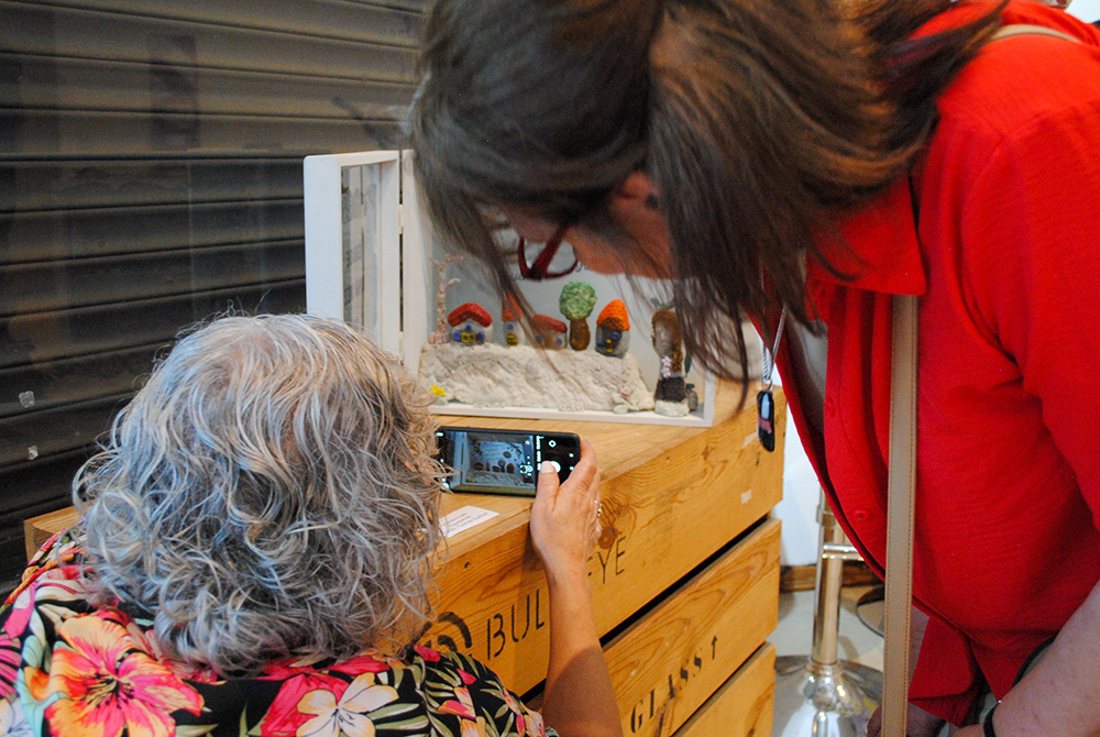 Muestra Mensajes Grupo de Experimentación en Vidrio de Andrea da Ponte Argentina