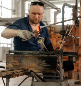 Gus-Crystal Fábrica de vidrio soplado en Rusia vidrio artesanal Objetos con Vidrio