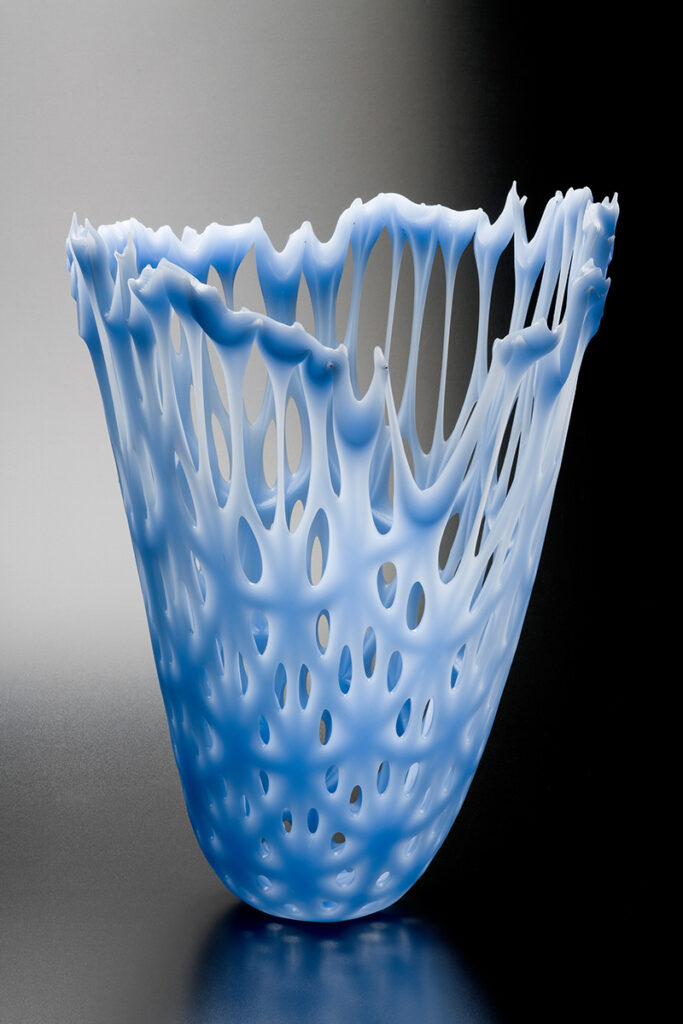 Milan_Krajicek_2022 Dialogues de Verre Glass Art & Design Paris Biennale Internationale du Verre Contemporain Paris 2025 Orangerie du Jardin du Luxembourg exposición vidrio contemporáneo arte en vidrio París exposición de vidrio París 2025 creadores internacionales vidrio arte y diseño en vidrio Lettres de verre artistas vidrio contemporáneo exhibición vidrio internacional