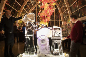 Refract: The Seattle Glass Experience Dale Chihuly