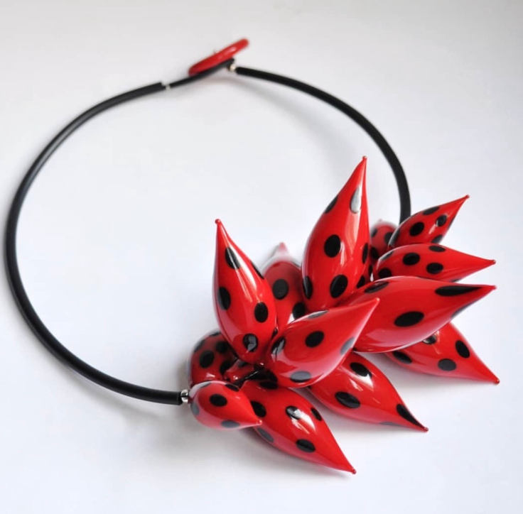 Joyería en vidrio: técnicas contemporáneas en Barcelona ACAV Vidre Joyería en vidrio: técnicas contemporáneas en Barcelona ACAV Vidre