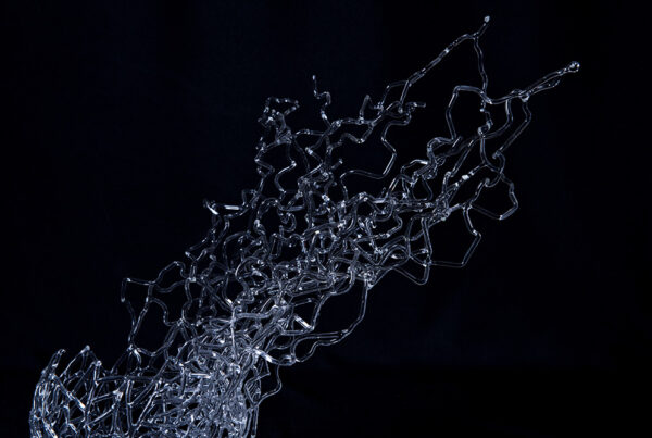 Ingrid Bahna obra “Atrapando el Viento”, presentada en ARTWEEK 2025, Centro Cultural Estación Mapocho, Santiago de Chile.