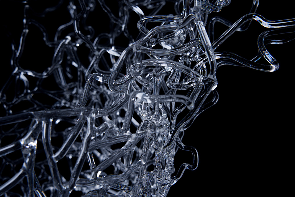 Ingrid Bahna obra “Atrapando el Viento”, presentada en ARTWEEK 2025, Centro Cultural Estación Mapocho, Santiago de Chile.