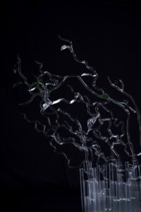 Ingrid Bahna obra “Atrapando el Viento”, presentada en ARTWEEK 2025, Centro Cultural Estación Mapocho, Santiago de Chile.