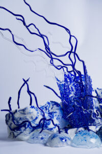 Ingrid Bahna obra “Atrapando el Viento”, presentada en ARTWEEK 2025, Centro Cultural Estación Mapocho, Santiago de Chile.