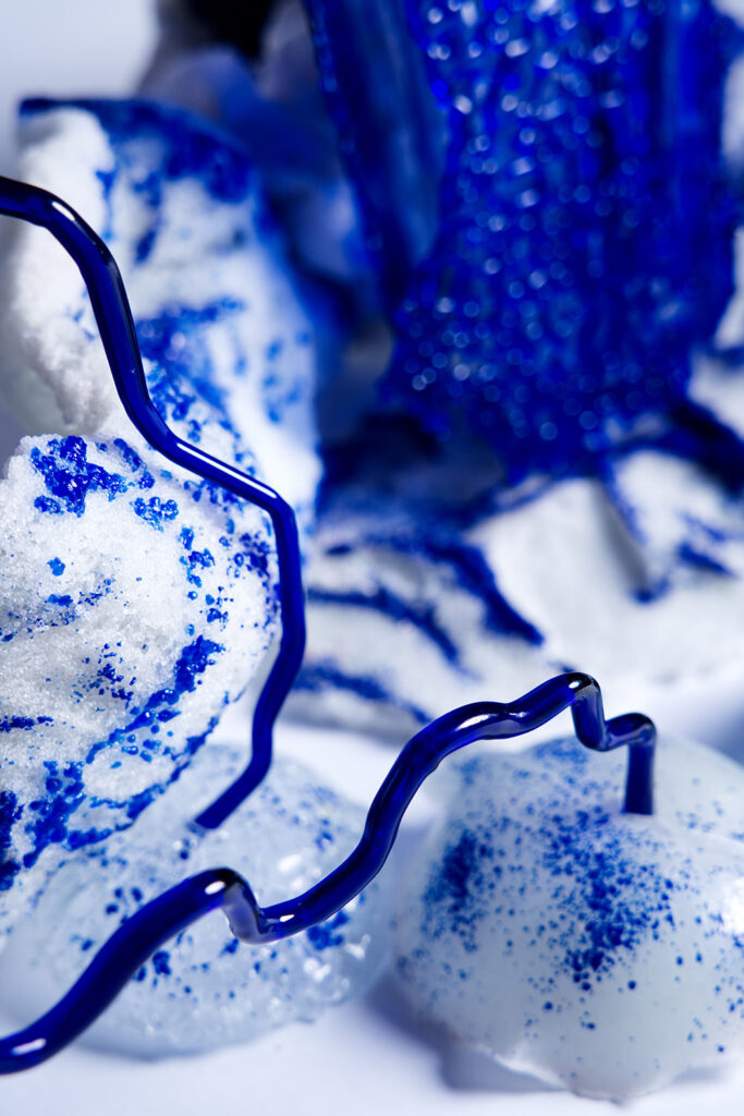 Ingrid Bahna obra “Atrapando el Viento”, presentada en ARTWEEK 2025, Centro Cultural Estación Mapocho, Santiago de Chile.