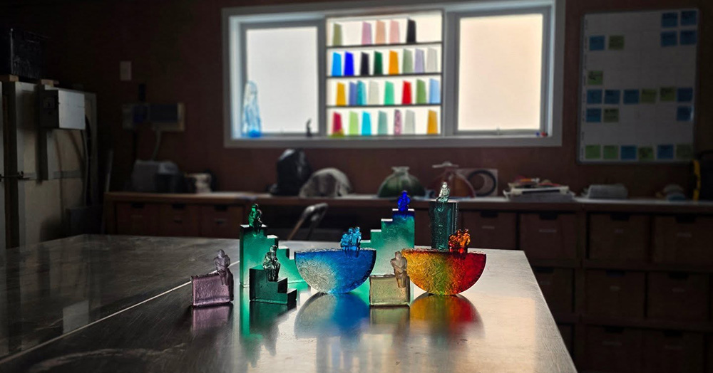 Di Tocker Glass Glass Artist Casting glass Escultura en Vidrio