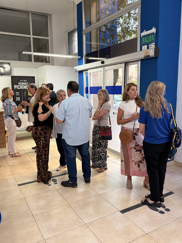 Anatomía de lo Inesperado, de Marisa Berrone: cinco estudios sobre la materia emocional Rosario, Santa Fé Arte en Vidrio Corazón de vidrio Anatomía de lo Inesperado, de Marisa Berrone: cinco estudios sobre la materia emocional Rosario, Santa Fé Arte en Vidrio Corazón de vidrio