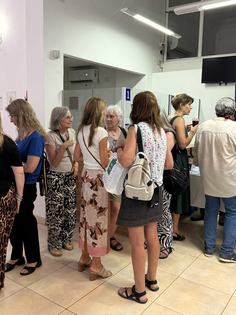 Anatomía de lo Inesperado, de Marisa Berrone: cinco estudios sobre la materia emocional Rosario, Santa Fé Arte en Vidrio Corazón de vidrio Anatomía de lo Inesperado, de Marisa Berrone: cinco estudios sobre la materia emocional Rosario, Santa Fé Arte en Vidrio Corazón de vidrio