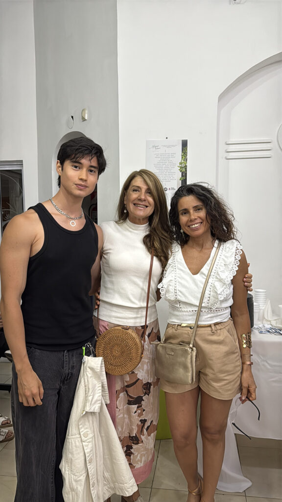 Anatomía de lo Inesperado, de Marisa Berrone: cinco estudios sobre la materia emocional Rosario, Santa Fé Arte en Vidrio Corazón de vidrio Anatomía de lo Inesperado, de Marisa Berrone: cinco estudios sobre la materia emocional Rosario, Santa Fé Arte en Vidrio Corazón de vidrio