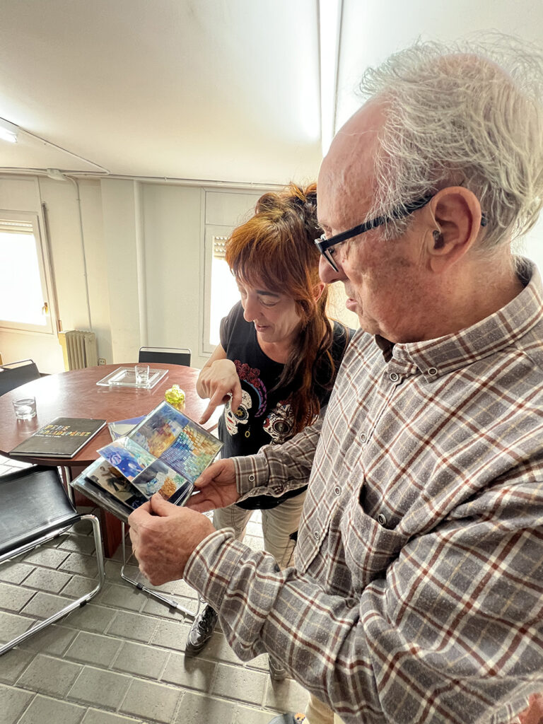 Arte y oficio del vitral. Restauración y obra de autor aplicada a la arquitectura e interiorismo. Larga trayectoria profesional, docencia y taller. Pere Valldepérez vitralls Valldepérez Objetos con Vidrio Arte y oficio del vitral. Restauración y obra de autor aplicada a la arquitectura e interiorismo. Larga trayectoria profesional, docencia y taller. Pere Valldepérez vitralls Valldepérez Objetos con Vidrio