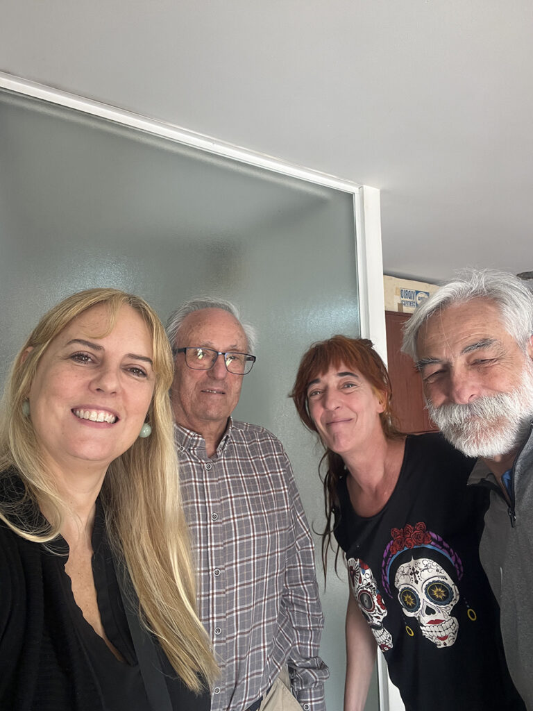 Arte y oficio del vitral. Restauración y obra de autor aplicada a la arquitectura e interiorismo. Larga trayectoria profesional, docencia y taller. Pere Valldepérez vitralls Valldepérez Objetos con Vidrio Arte y oficio del vitral. Restauración y obra de autor aplicada a la arquitectura e interiorismo. Larga trayectoria profesional, docencia y taller. Pere Valldepérez vitralls Valldepérez Objetos con Vidrio