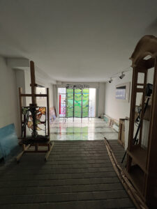 Arte y oficio del vitral. Restauración y obra de autor aplicada a la arquitectura e interiorismo. Larga trayectoria profesional, docencia y taller. Pere Valldepérez vitralls Valldepérez Objetos con Vidrio