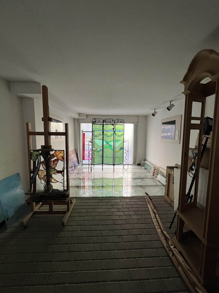 Arte y oficio del vitral. Restauración y obra de autor aplicada a la arquitectura e interiorismo. Larga trayectoria profesional, docencia y taller. Pere Valldepérez vitralls Valldepérez Objetos con Vidrio Arte y oficio del vitral. Restauración y obra de autor aplicada a la arquitectura e interiorismo. Larga trayectoria profesional, docencia y taller. Pere Valldepérez vitralls Valldepérez Objetos con Vidrio