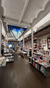 Arte y oficio del vitral. Restauración y obra de autor aplicada a la arquitectura e interiorismo. Larga trayectoria profesional, docencia y taller. Pere Valldepérez vitralls Valldepérez Objetos con Vidrio