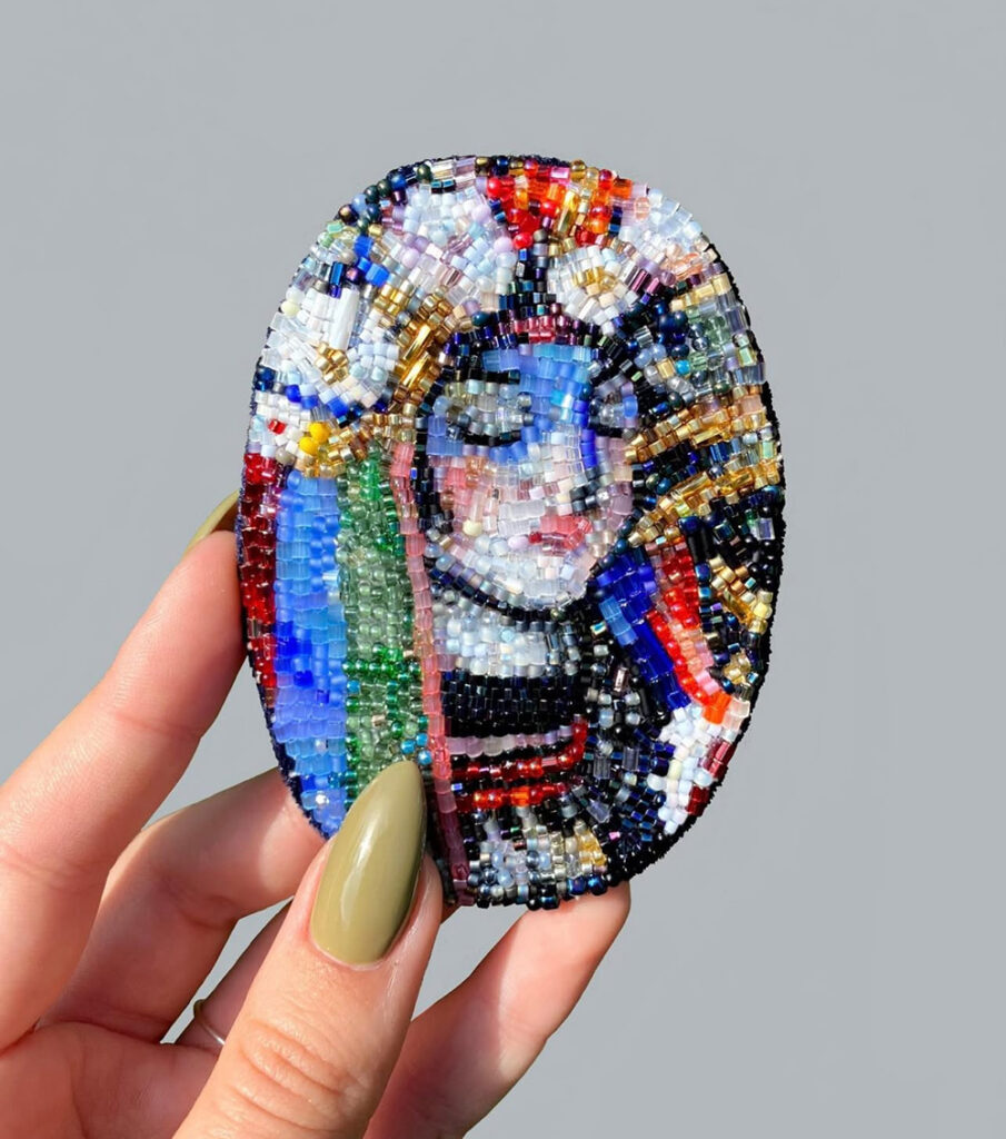 chepp.project Valeria_Khrystyna / embroidery / brooch / handmade Bead Embroidery Bordado con cuentas de vidrio chepp.project Valeria_Khrystyna / embroidery / brooch / handmade Bead Embroidery Bordado con cuentas de vidrio