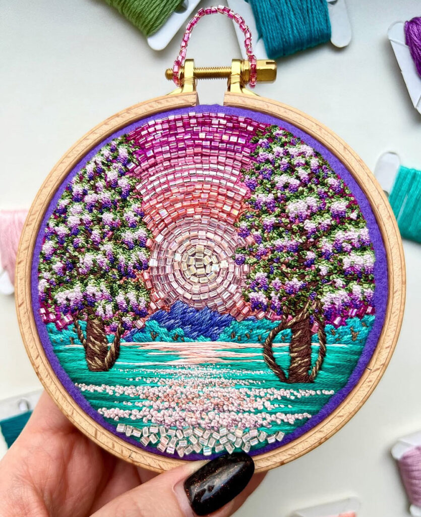 Zmeksa Ksenia Zimenko embroidery / brooch / handmade Bead Embroidery Bordado con cuentas de vidrio Zmeksa Ksenia Zimenko embroidery / brooch / handmade Bead Embroidery Bordado con cuentas de vidrio