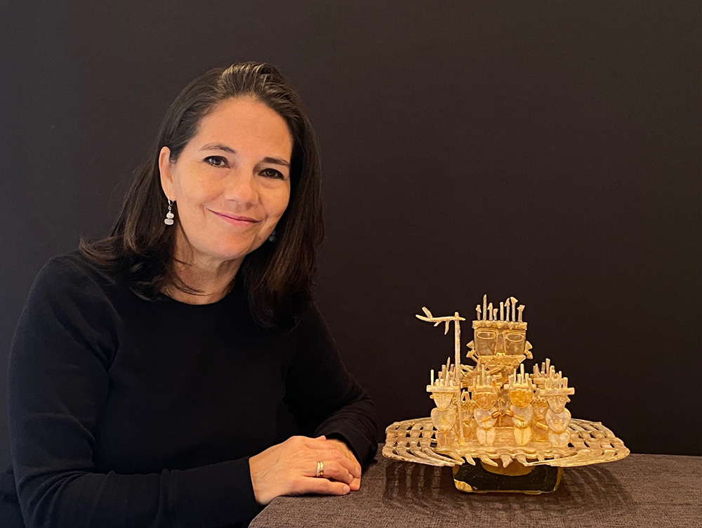 Obras en vidrio de Claudia Henao inspiradas en arte precolombino en Cultural Council Palm Beach