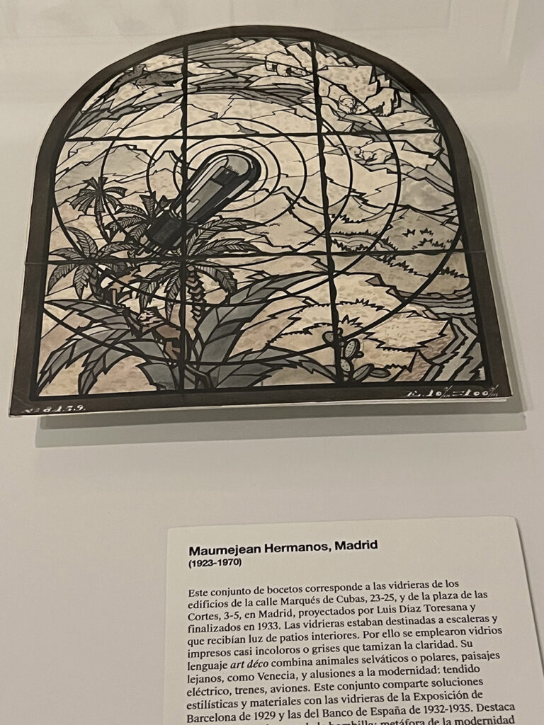 exposición Alegorías de un porvenir en el Banco de España, donde las vidrieras de la ampliación (1933-1934) de los talleres de la Casa Maumejean en Madrid combinan Art Déco, progreso y modernidad, según los estudios de Víctor Nieto Alcaide y Carlos Muñoz de Pablos. Una experiencia imprescindible para amantes del vidrio artístico y la historia.