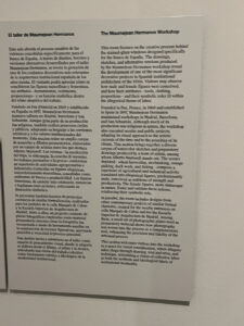 exposición Alegorías de un porvenir en el Banco de España, donde las vidrieras de la ampliación (1933-1934) de los talleres de la Casa Maumejean en Madrid combinan Art Déco, progreso y modernidad, según los estudios de Víctor Nieto Alcaide y Carlos Muñoz de Pablos. Una experiencia imprescindible para amantes del vidrio artístico y la historia.