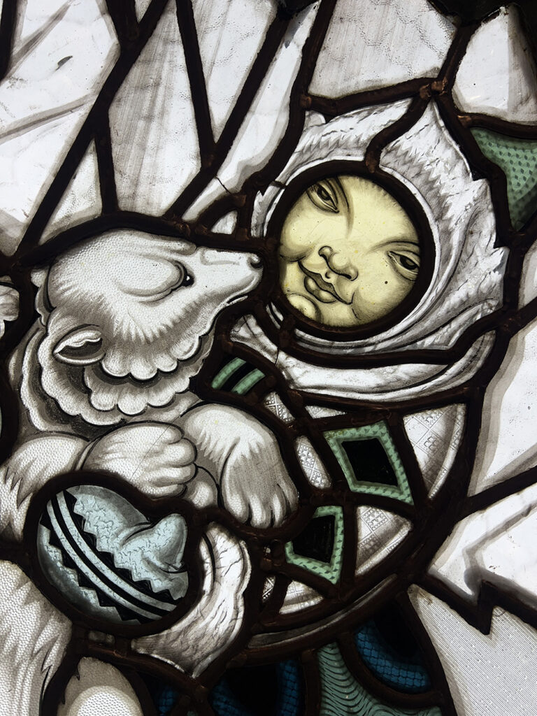 exposición Alegorías de un porvenir en el Banco de España, donde las vidrieras de la ampliación (1933-1934) de los talleres de la Casa Maumejean en Madrid combinan Art Déco, progreso y modernidad, según los estudios de Víctor Nieto Alcaide y Carlos Muñoz de Pablos. Una experiencia imprescindible para amantes del vidrio artístico y la historia.