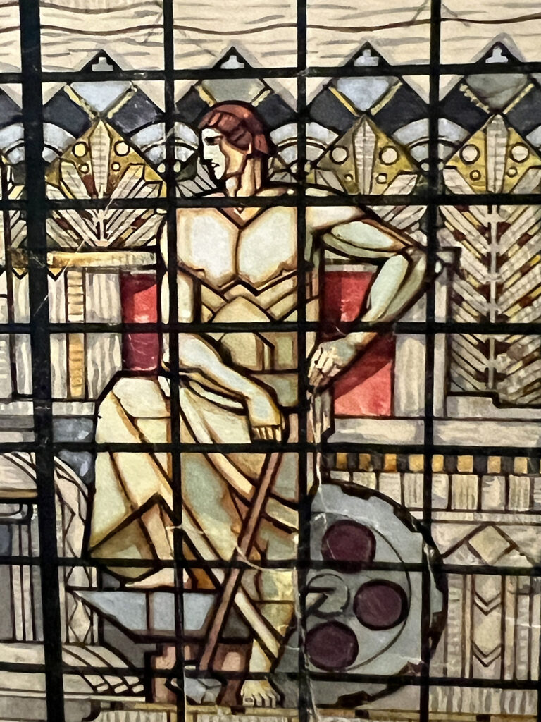 exposición Alegorías de un porvenir en el Banco de España, donde las vidrieras de la ampliación (1933-1934) de los talleres de la Casa Maumejean en Madrid combinan Art Déco, progreso y modernidad, según los estudios de Víctor Nieto Alcaide y Carlos Muñoz de Pablos. Una experiencia imprescindible para amantes del vidrio artístico y la historia.