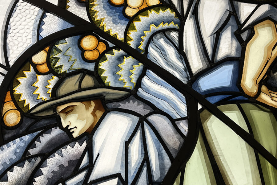 exposición Alegorías de un porvenir en el Banco de España, donde las vidrieras de la ampliación (1933-1934) de los talleres de la Casa Maumejean en Madrid combinan Art Déco, progreso y modernidad, según los estudios de Víctor Nieto Alcaide y Carlos Muñoz de Pablos. Una experiencia imprescindible para amantes del vidrio artístico y la historia.