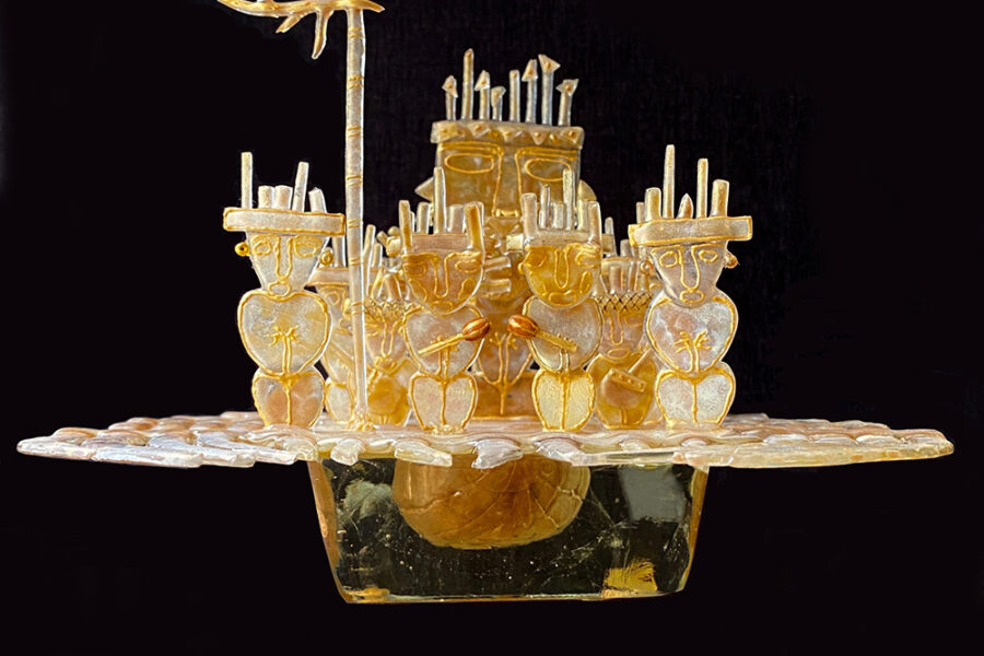 Obras en vidrio de Claudia Henao inspiradas en arte precolombino en Cultural Council Palm Beach