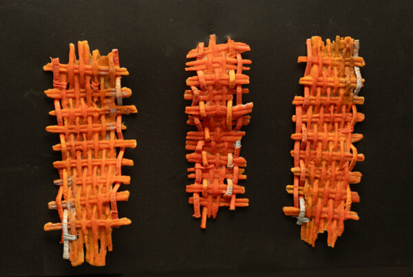 Exposición de vidrio contemporáneo “Modos de Insistir” en Imagen Vitral, muestra colectiva de 21 artistas con curaduría de Paula Lekerman en Buenos Aires.