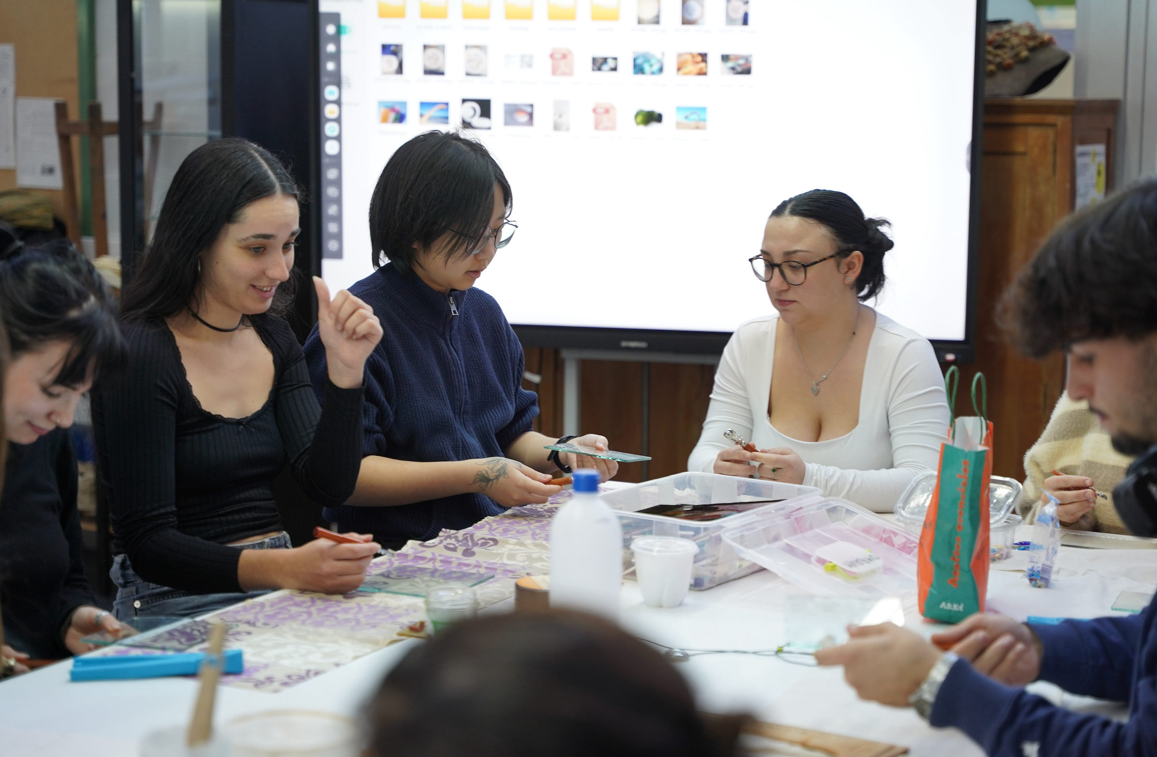 La Escola Llotja incorporará el primer ciclo superior público en artes del vidrio en España