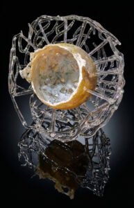 Exposición de vidrio contemporáneo “Modos de Insistir” en Imagen Vitral, muestra colectiva de 21 artistas con curaduría de Paula Lekerman en Buenos Aires.
