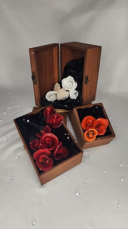 Hebe Graciela Carassale Exposición de vidrio contemporáneo “Modos de Insistir” en Imagen Vitral, muestra colectiva de 21 artistas con curaduría de Paula Lekerman en Buenos Aires.