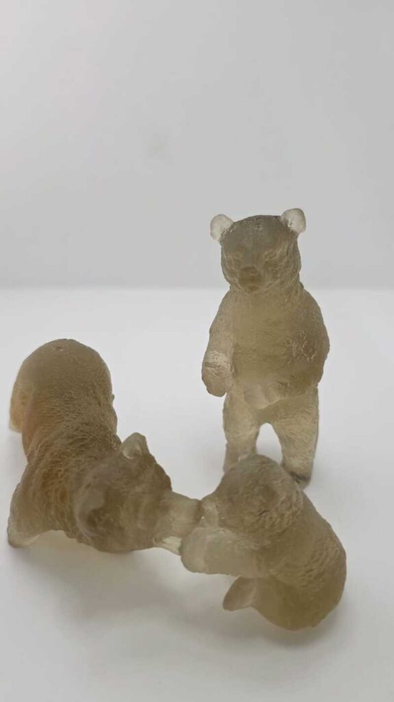 Lili Stolar Exposición de vidrio contemporáneo “Modos de Insistir” en Imagen Vitral, muestra colectiva de 21 artistas con curaduría de Paula Lekerman en Buenos Aires.