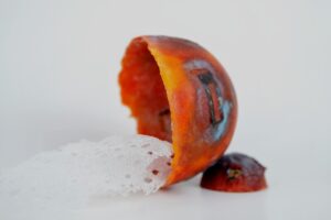 Exposición de vidrio contemporáneo “Modos de Insistir” en Imagen Vitral, muestra colectiva de 21 artistas con curaduría de Paula Lekerman en Buenos Aires.