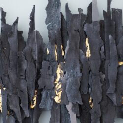 Exposición de vidrio contemporáneo “Modos de Insistir” en Imagen Vitral, muestra colectiva de 21 artistas con curaduría de Paula Lekerman en Buenos Aires.