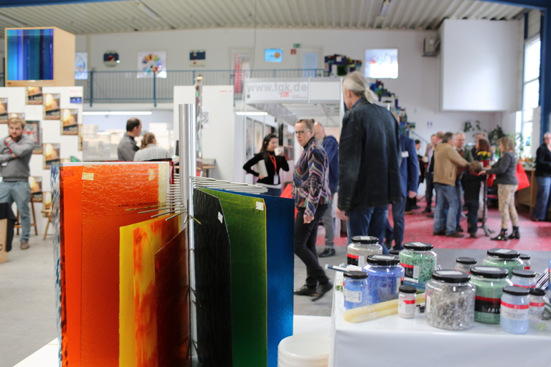 Feria del vidrio en Europa: Glasmesse 2026 reúne vidrio coloreado, herramientas, maquinaria, workshops y networking para artistas y profesionales del sector.