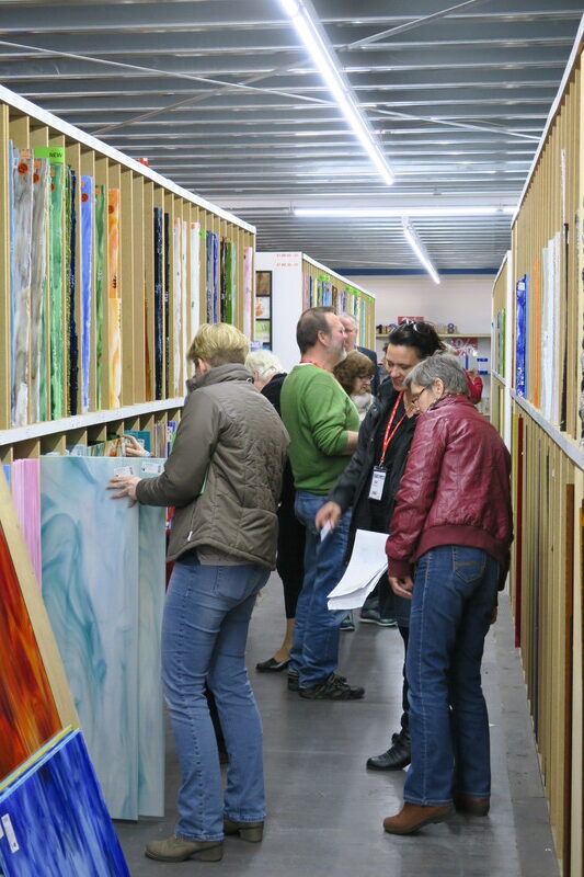 Feria del vidrio en Europa: Glasmesse 2026 reúne vidrio coloreado, herramientas, maquinaria, workshops y networking para artistas y profesionales del sector.