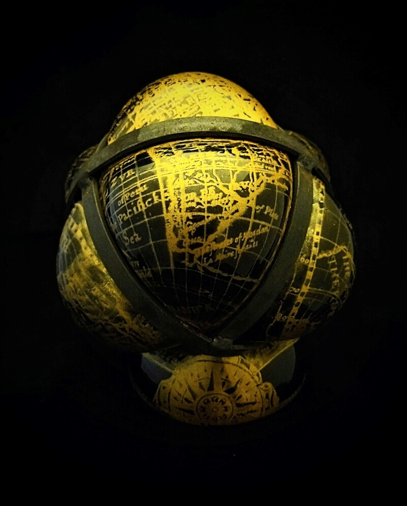 1 Andrea da Ponte Globalizado Gold 2022 “Exposición EN DIÁLOGO de ACAV en Barcelona, muestra de arte contemporáneo en vidrio.”