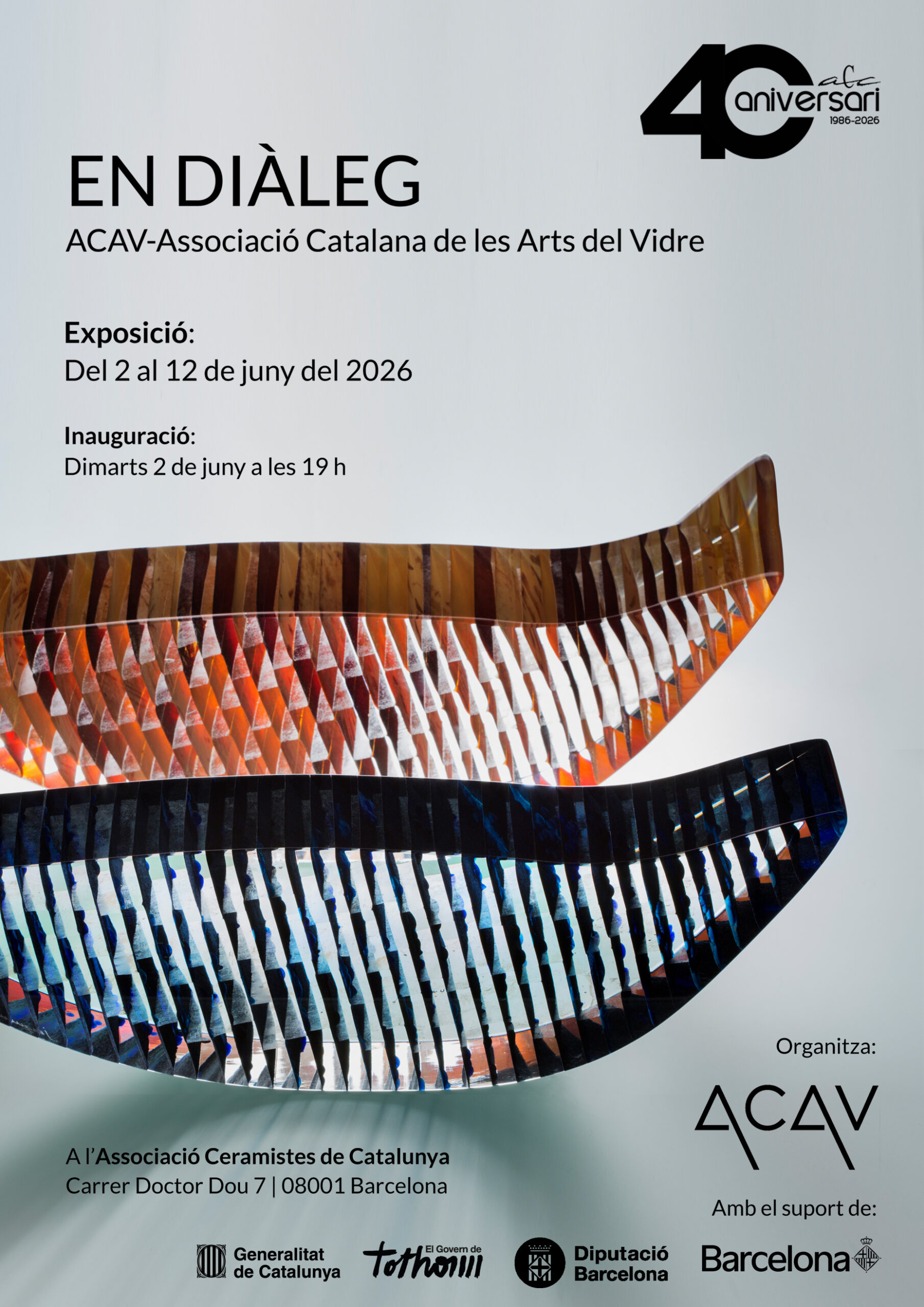 “Exposición EN DIÁLOGO de ACAV en Barcelona, muestra de arte contemporáneo en vidrio.”