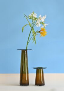“Exposición EN DIÁLOGO de ACAV en Barcelona, muestra de arte contemporáneo en vidrio.”