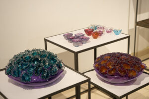 Contemporary Glass Art | Glass Exhibition | Barcelona | International Glass Artists | ACAV | Galería de fotos de la inauguración de EN DIÀLEG, una exposición de vidrio contemporáneo organizada por ACAV en Barcelona Glass Sculpture | Art Glass Exhibition | Contemporary Craft.