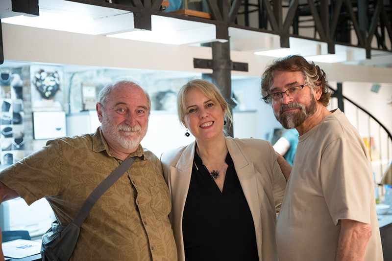 Contemporary Glass Art | Glass Exhibition | Barcelona | International Glass Artists | ACAV | Galería de fotos de la inauguración de EN DIÀLEG, una exposición de vidrio contemporáneo organizada por ACAV en Barcelona Glass Sculpture | Art Glass Exhibition | Contemporary Craft.