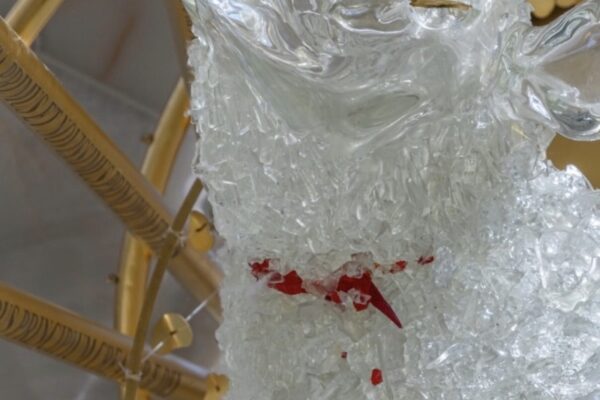Andrea Mastrovito, Agnus Dei, Sagrada Família, vidrio artístico, arte en vidrio, Gaudí, Torre de Jesucristo, escultura de vidrio, Studio Reduzzi, arte sacro contemporáneo, luz y arquitectura, vidrio contemporáneo, Barcelona. Andrea Mastrovito, Agnus Dei, Sagrada Família, vidrio artístico, arte en vidrio, Gaudí, Torre de Jesucristo, escultura de vidrio, Studio Reduzzi, arte sacro contemporáneo, luz y arquitectura, vidrio contemporáneo, Barcelona.