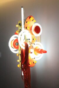 Leonardo Damonte Leonardo Damonte artista argentino vidrio en el arte contemporáneo escultura contemporánea arte con vidrio tubos fluorescentes en el arte instalaciones artísticas con luz escultura con vidrio arte contemporáneo argentino artistas que trabajan con vidrio