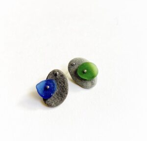 Olga Oblezina, botanicOlla, joyería de vidrio, vidrio reciclado, sea glass, vidrio y metal, joyas botánicas, arte en vidrio, vidrio contemporáneo.